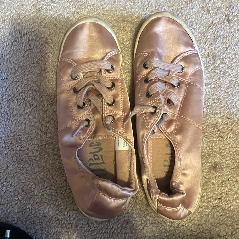 Rose gold flats